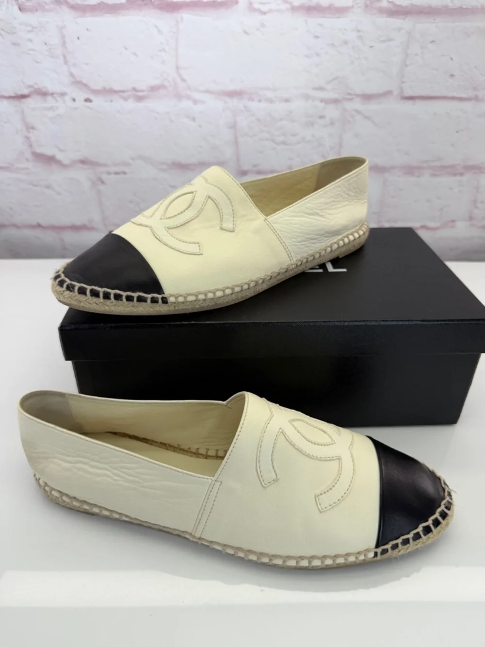 Chanel White/Black Lambskin Leather CC Espadrille Flats 41